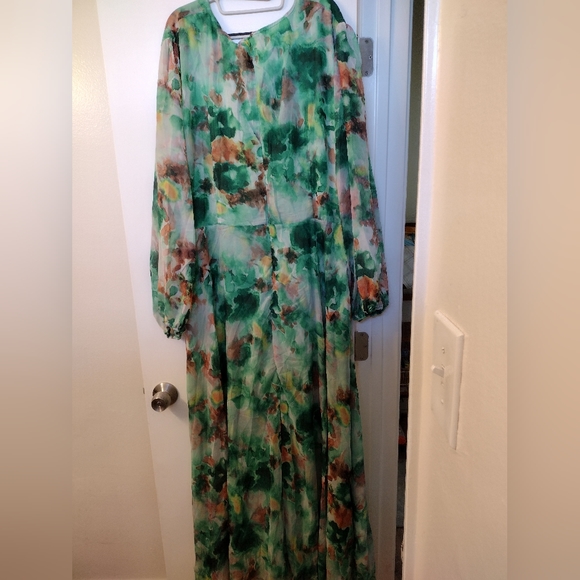 Maxi - Picture 6 of 7